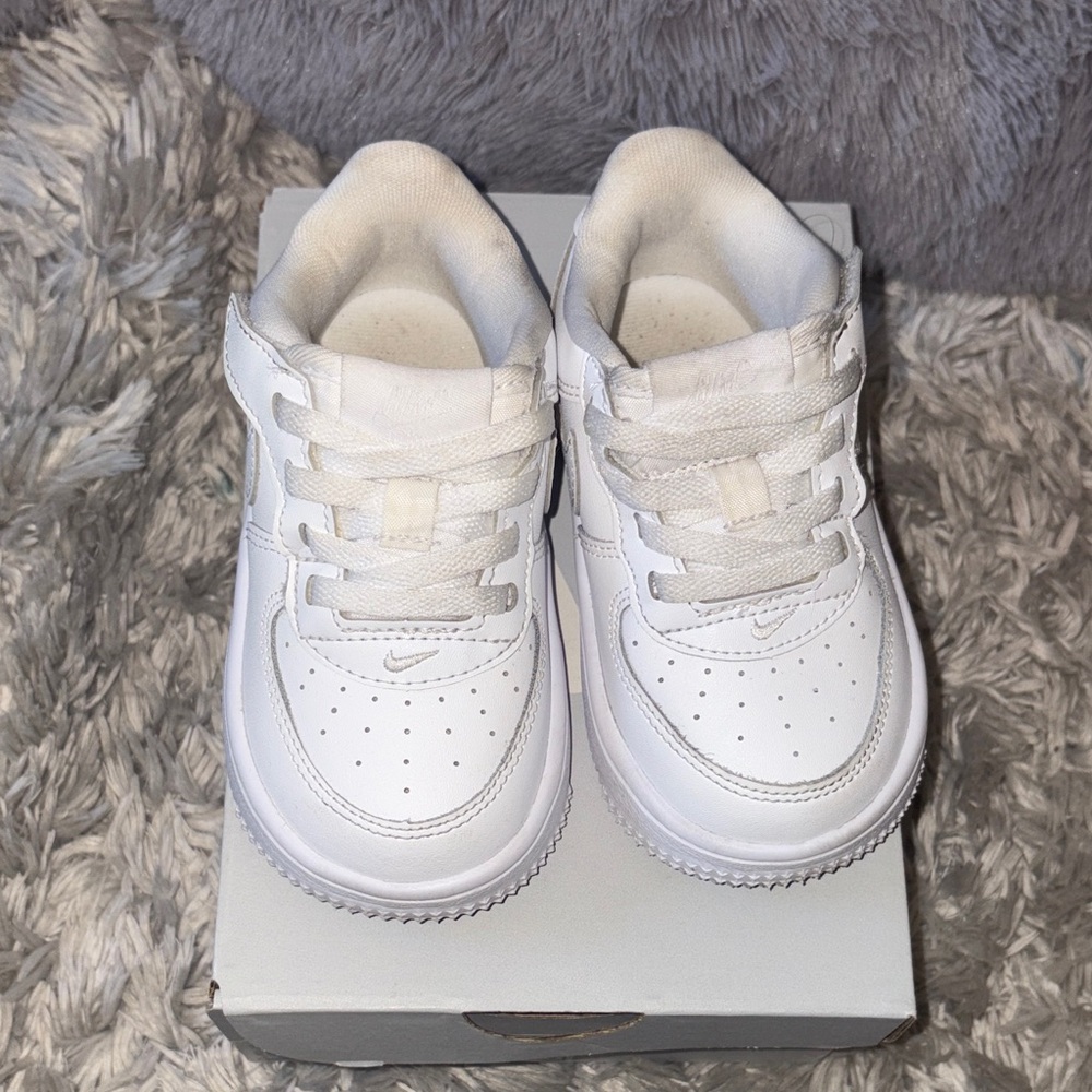 Nike Air Force I Low Easy On Size 7c